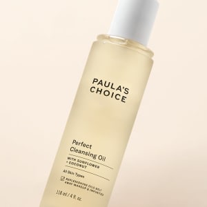 Makeup oil store